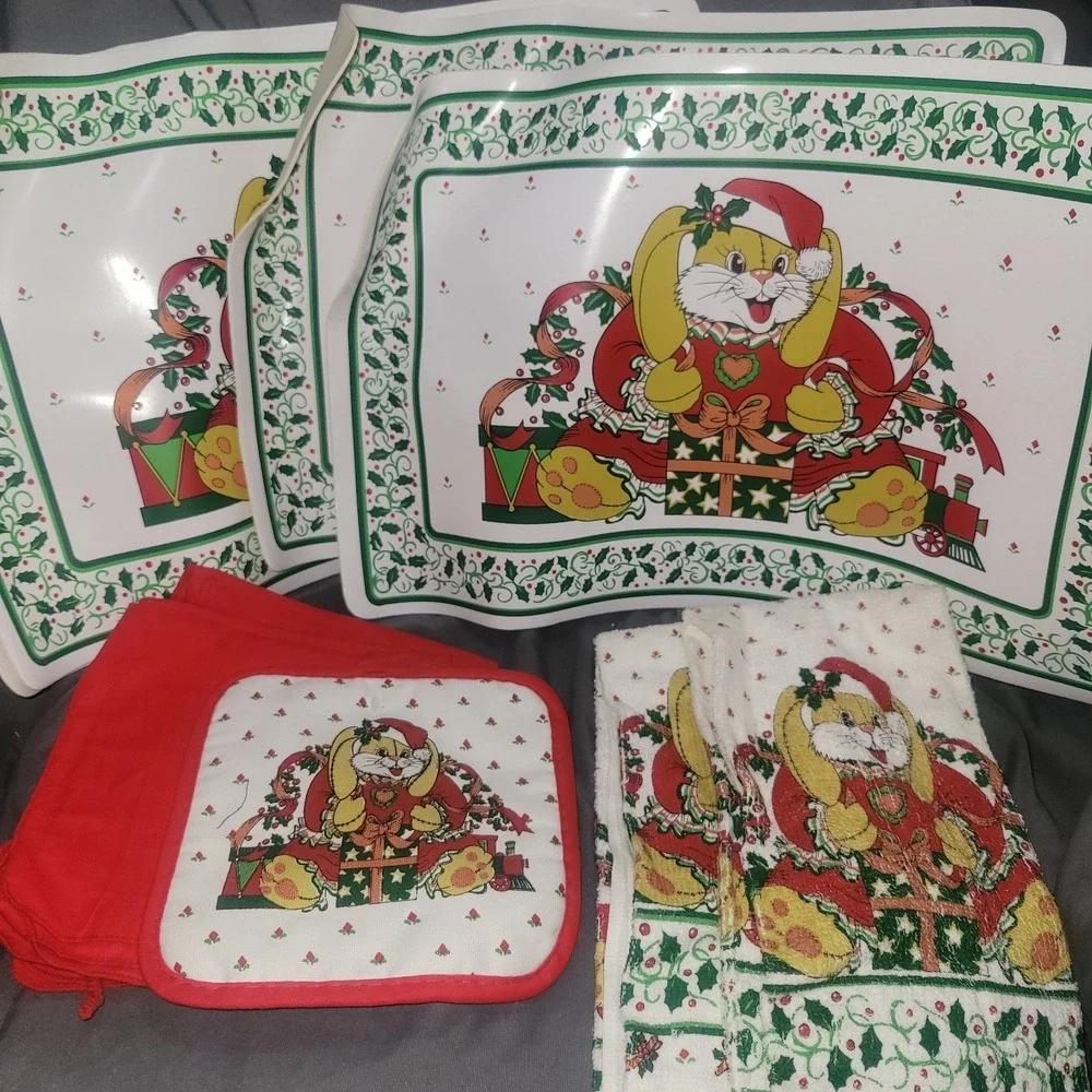 Vtg 80s Christmas Holiday Tea Towels Vinyl Placemats Bunny Pot Holder Napkins